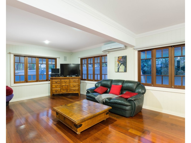 10 Ellesmere Street, Yeronga QLD 4104