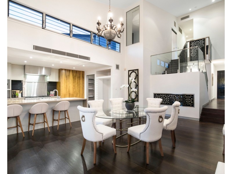 73 Agnew Street, Norman Park QLD 4170