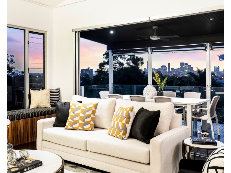 73 Agnew Street, Norman Park QLD 4170