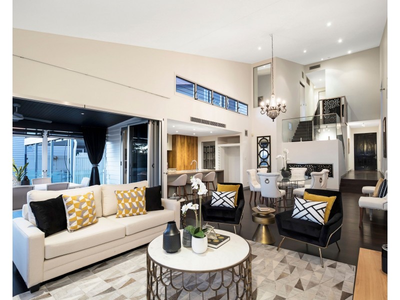 73 Agnew Street, Norman Park QLD 4170