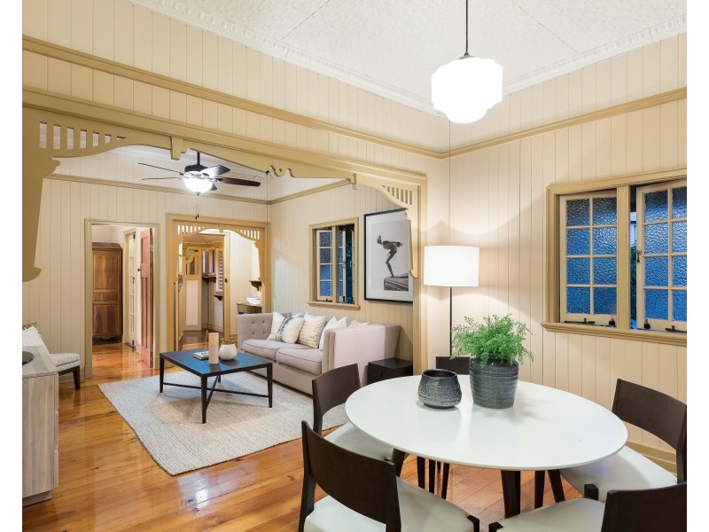 16 Beatrice Street, Hawthorne QLD 4171