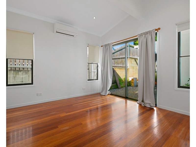 112 Kingsbury Street, Norman Park QLD 4170