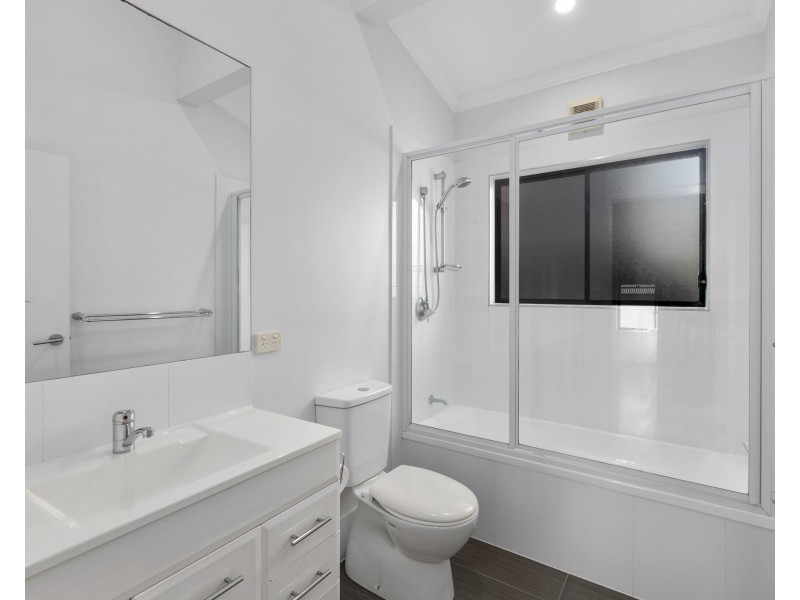 112 Kingsbury Street, Norman Park QLD 4170