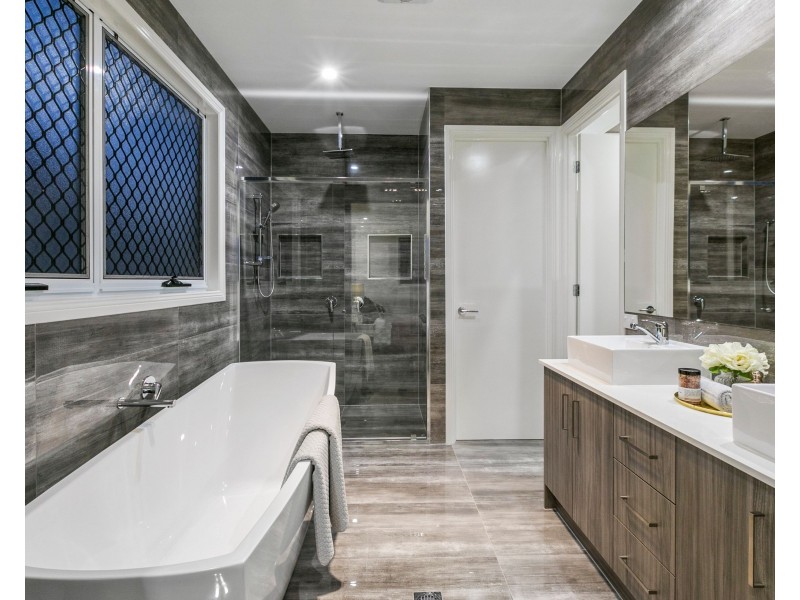 60 Esther Street, Tarragindi QLD 4121