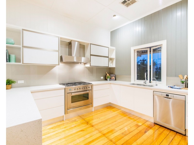 29 Tarana Street, Camp Hill QLD 4152