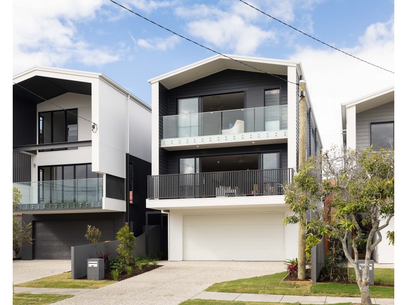 8B Bevis Street, Bulimba QLD 4171