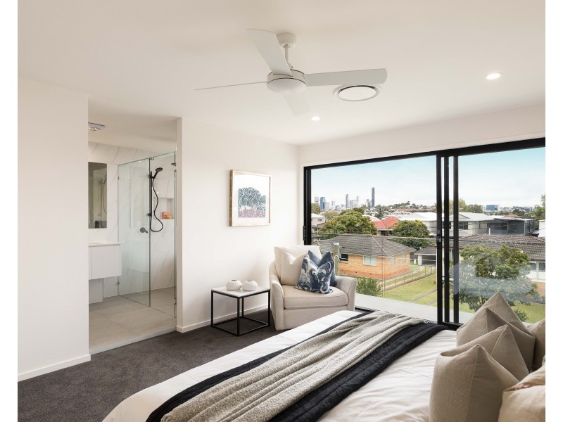 8B Bevis Street, Bulimba QLD 4171