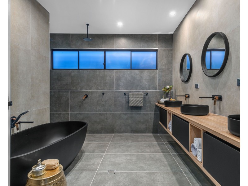 15 Walter Street, Bulimba QLD 4171