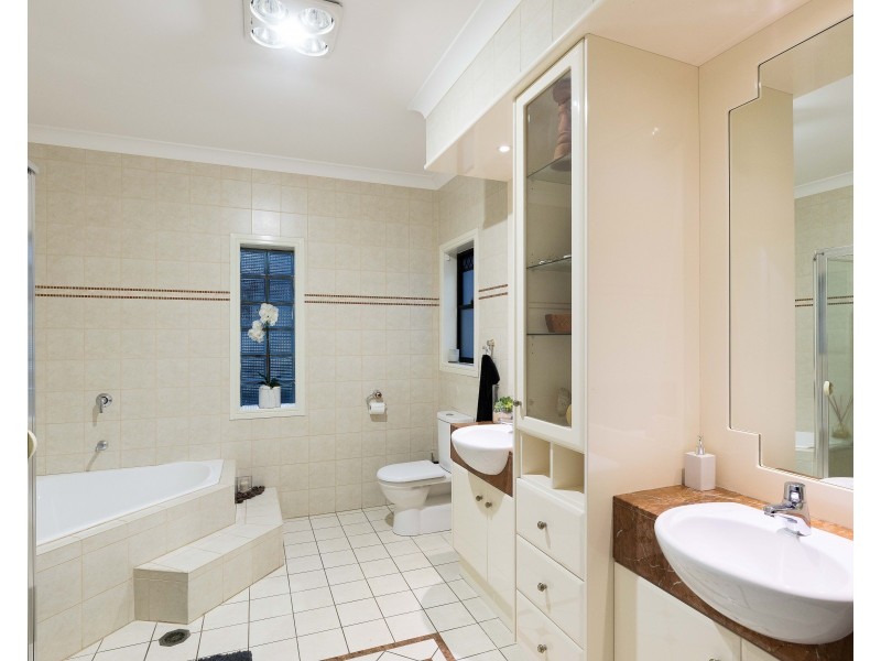 3 Belgrave Place, Carindale QLD 4152