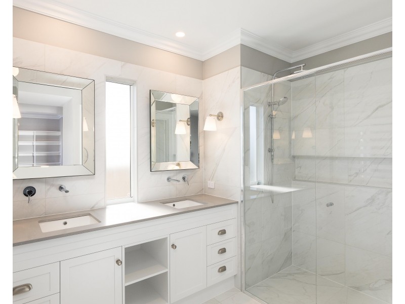 102 Apollo Road, Bulimba QLD 4171