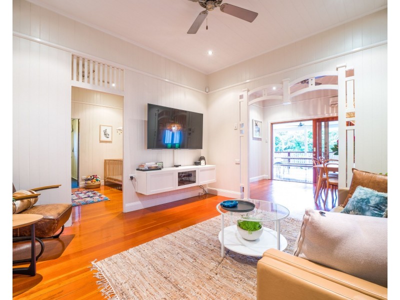 17 Burke Street, Coorparoo QLD 4151