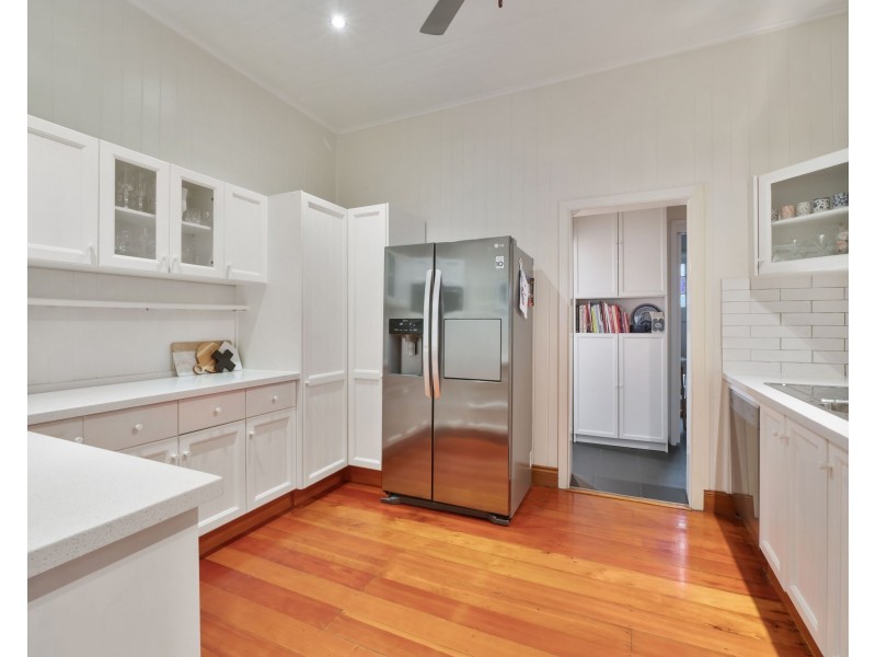 17 Burke Street, Coorparoo QLD 4151