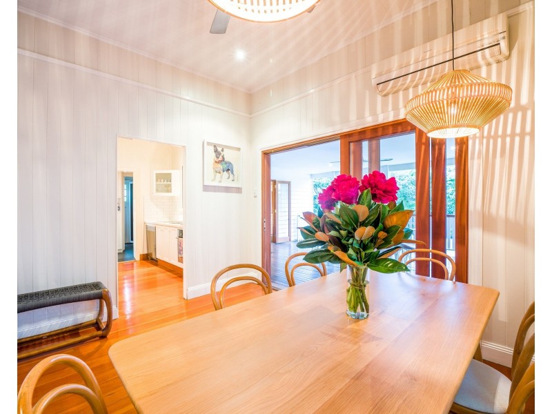 17 Burke Street, Coorparoo QLD 4151