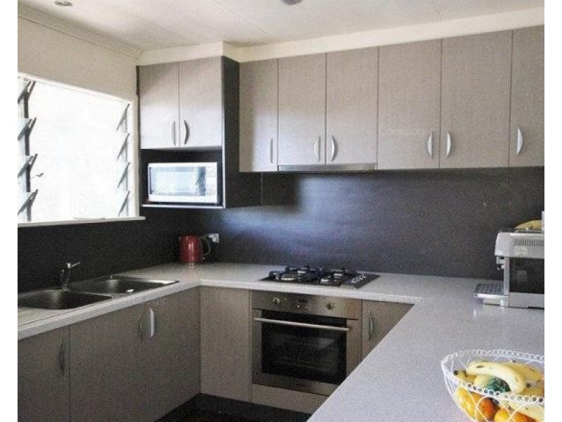 42 Mee Street, Carina QLD 4152
