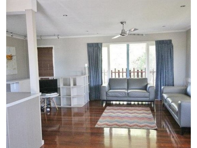 42 Mee Street, Carina QLD 4152