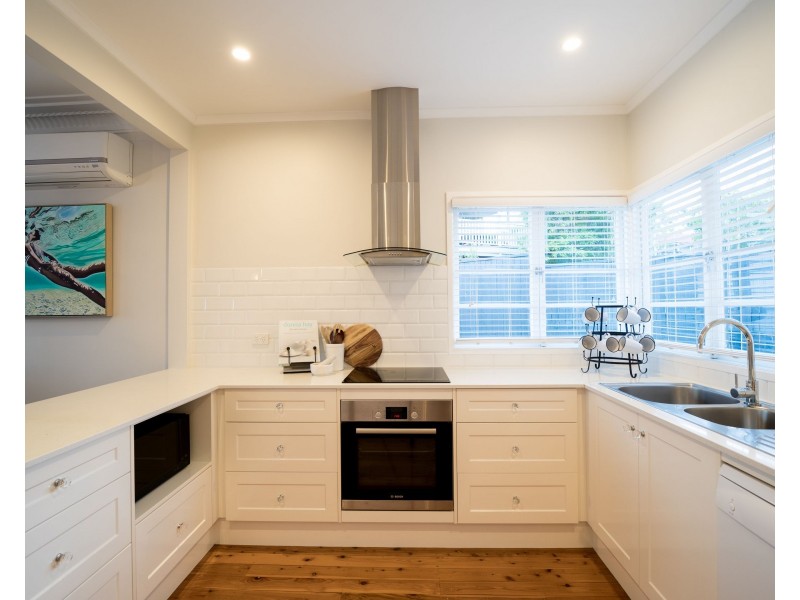 14 Clara Street, Camp Hill QLD 4152