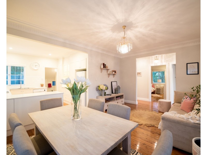 14 Clara Street, Camp Hill QLD 4152