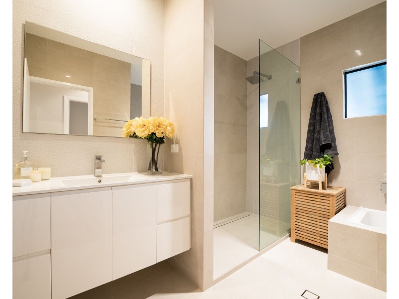 14 Clara Street, Camp Hill QLD 4152