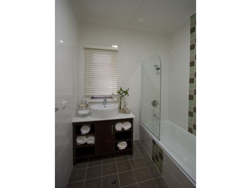 10 Houthem Street, Camp Hill QLD 4152