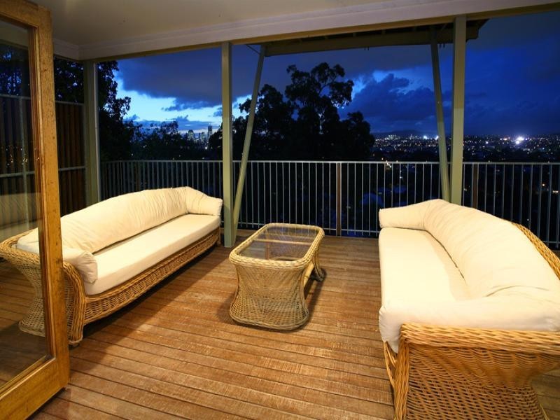 19 Dilkera Street, Balmoral QLD 4171