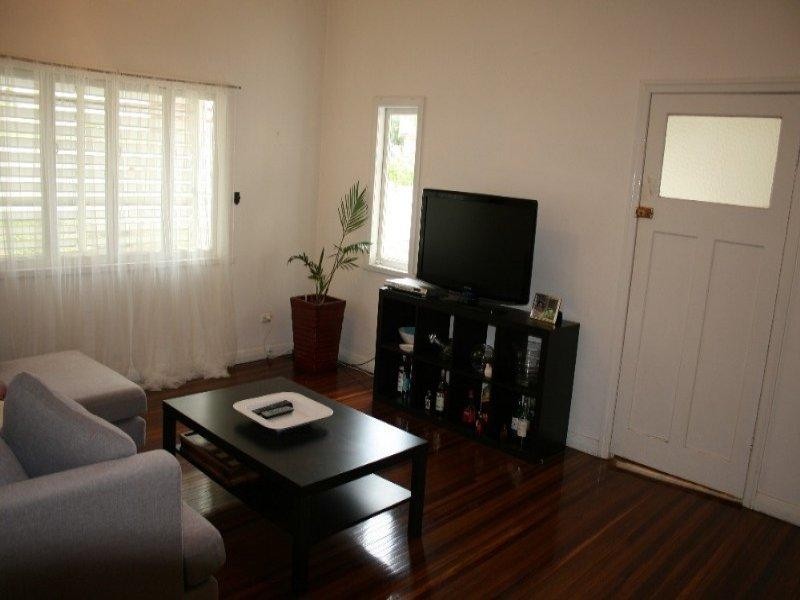 120 Macdonald Street, Norman Park QLD 4170