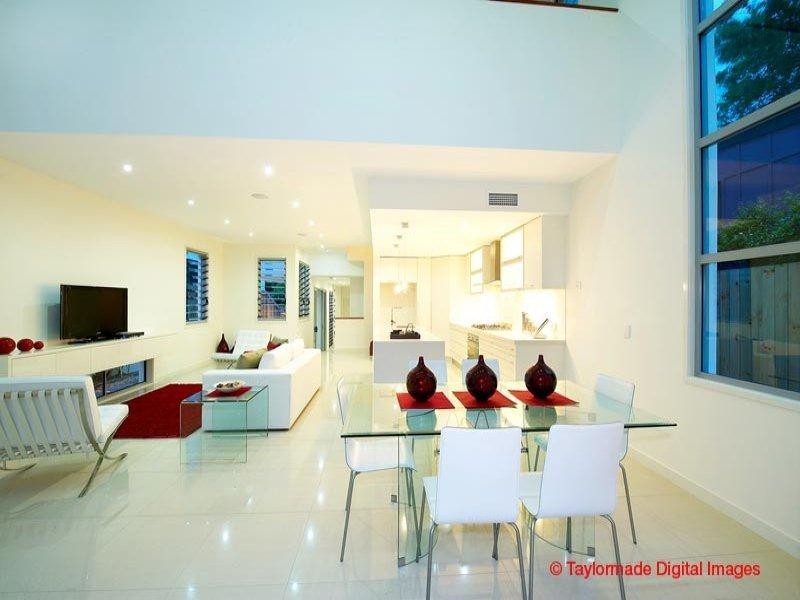 22 Jenolan Avenue, Hawthorne QLD 4171