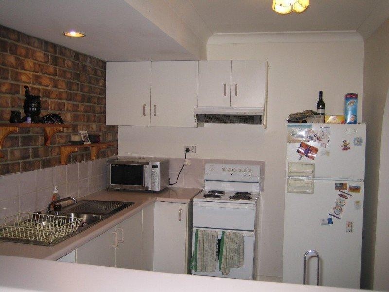 2/18 Orana Street, Carina QLD 4152