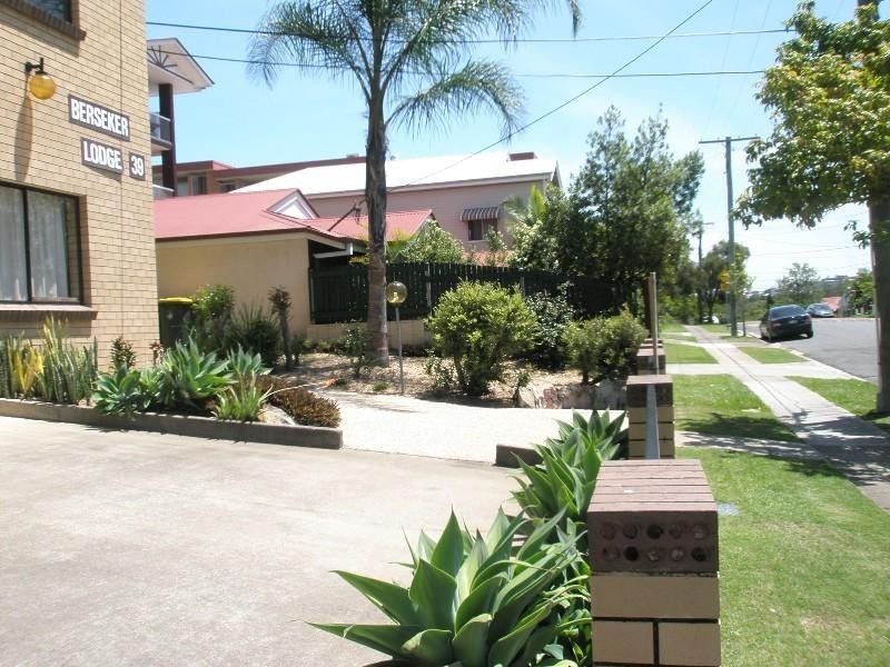 4/39 Ninth Avenue, Coorparoo QLD 4151