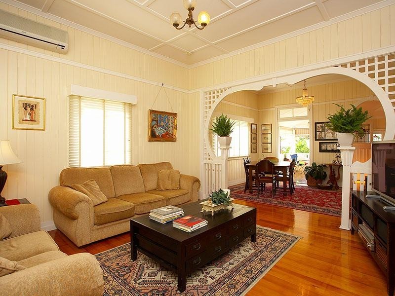 24 Katoomba Avenue, Hawthorne QLD 4171