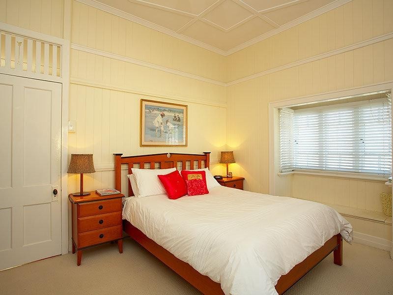 24 Katoomba Avenue, Hawthorne QLD 4171