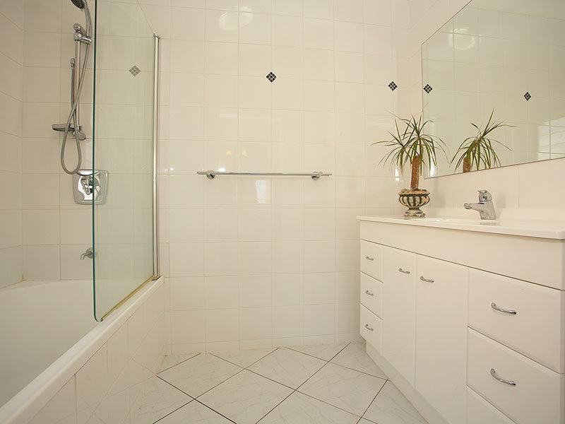 24 Katoomba Avenue, Hawthorne QLD 4171