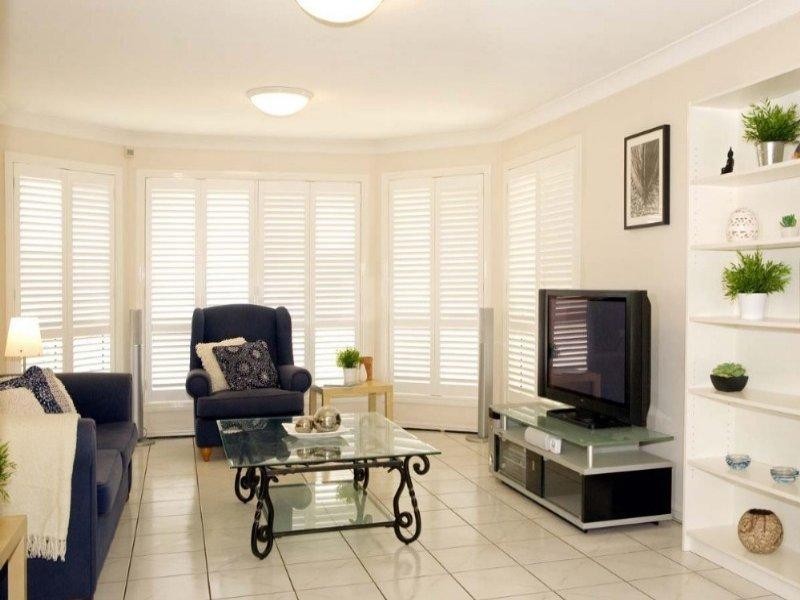 15 Windsor Place, Carindale QLD 4152