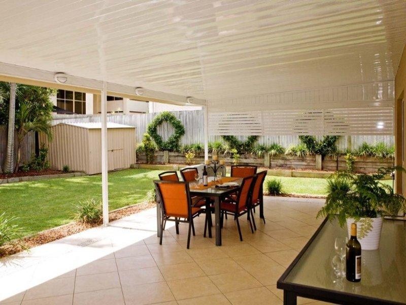 15 Windsor Place, Carindale QLD 4152