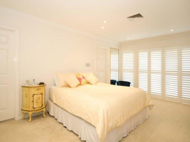 6 Almavale Street, Carindale QLD 4152