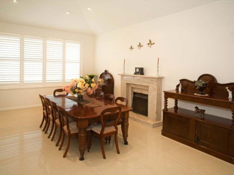 6 Almavale Street, Carindale QLD 4152