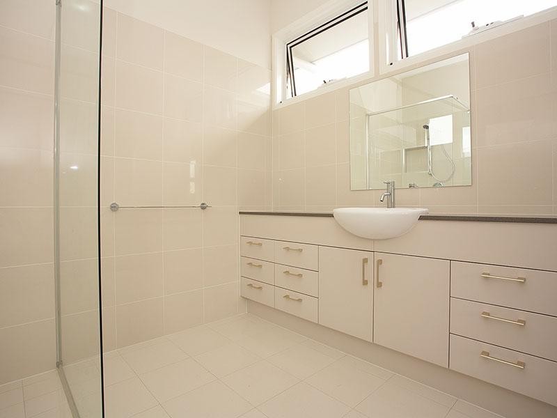 2-4/23 Deviney Street, Morningside QLD 4170