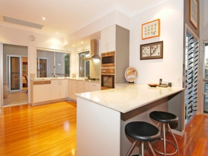 27 Stewart Street, Hawthorne QLD 4171