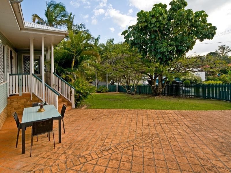 8 Julian Street, Morningside QLD 4170