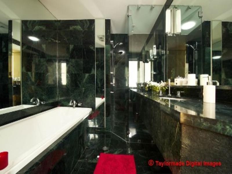 18 Scott Street, Hawthorne QLD 4171