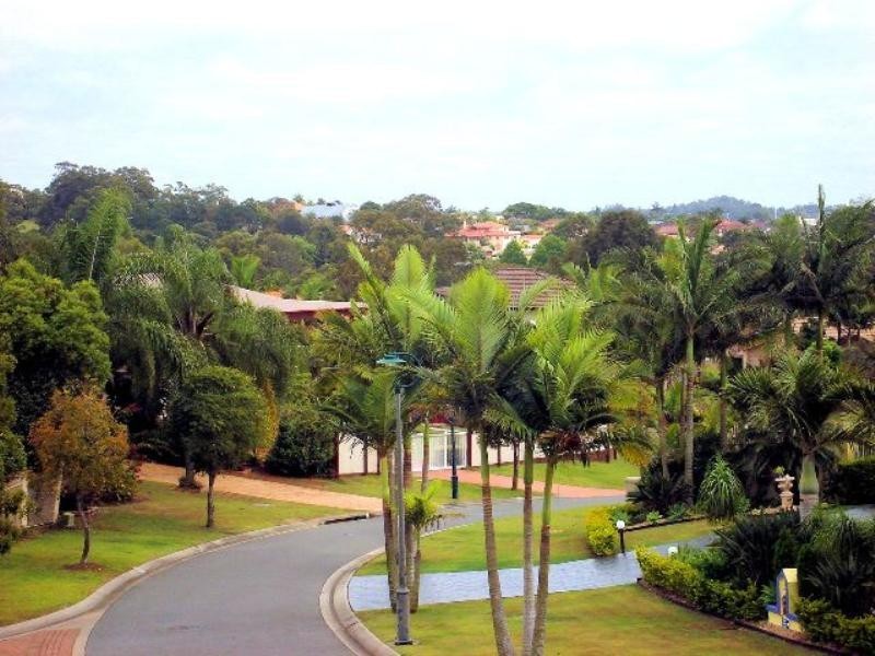 11 Hatherton Crescent, Carindale QLD 4152