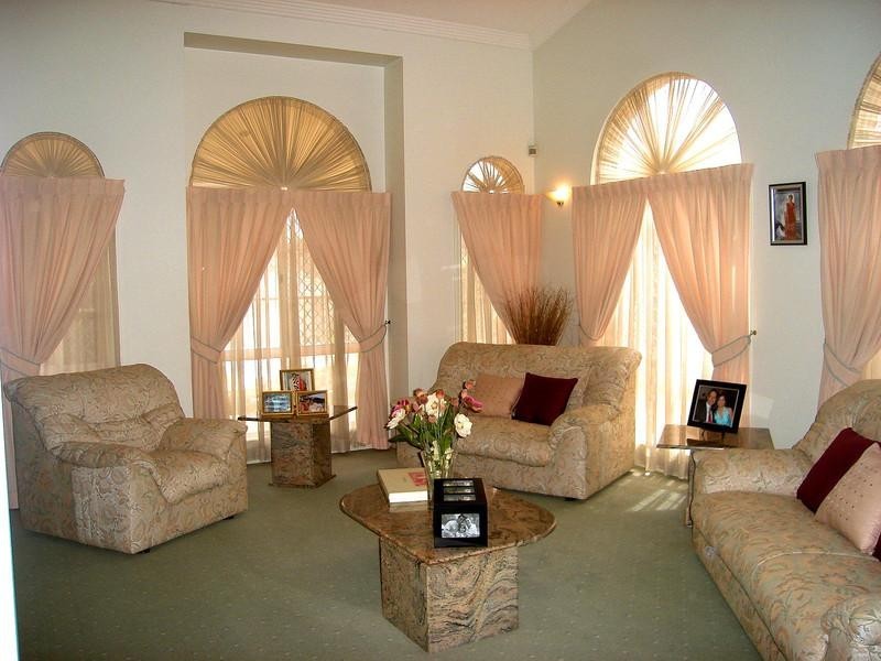 11 Hatherton Crescent, Carindale QLD 4152