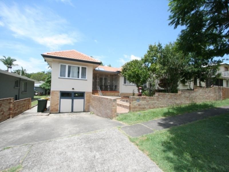 157 Dahlia Street, Cannon Hill QLD 4170