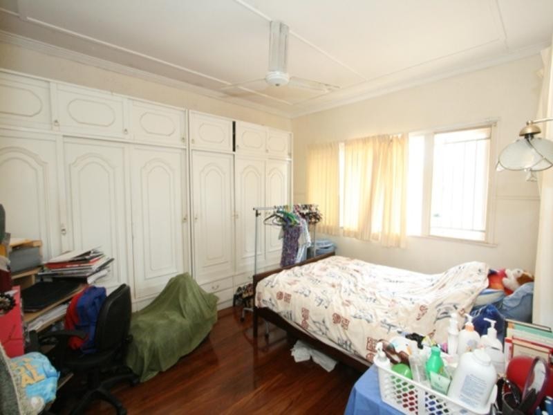 157 Dahlia Street, Cannon Hill QLD 4170