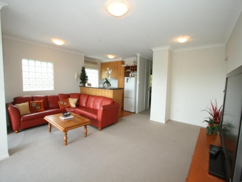 4/28 Norman Crescent, Norman Park QLD 4170