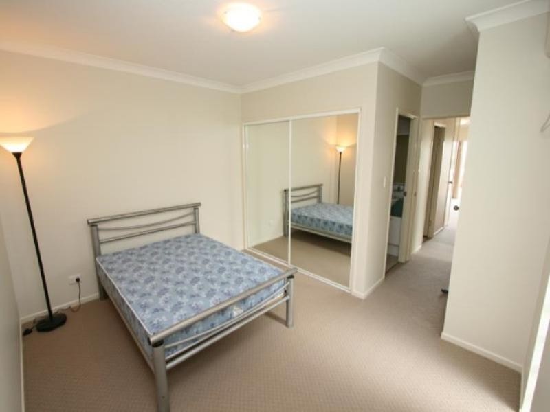 4/28 Norman Crescent, Norman Park QLD 4170