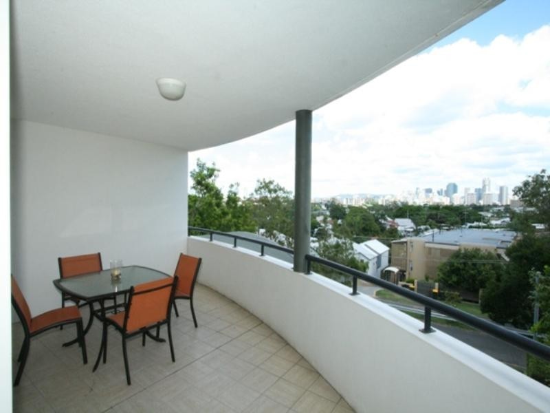 4/28 Norman Crescent, Norman Park QLD 4170