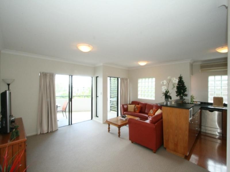 4/28 Norman Crescent, Norman Park QLD 4170