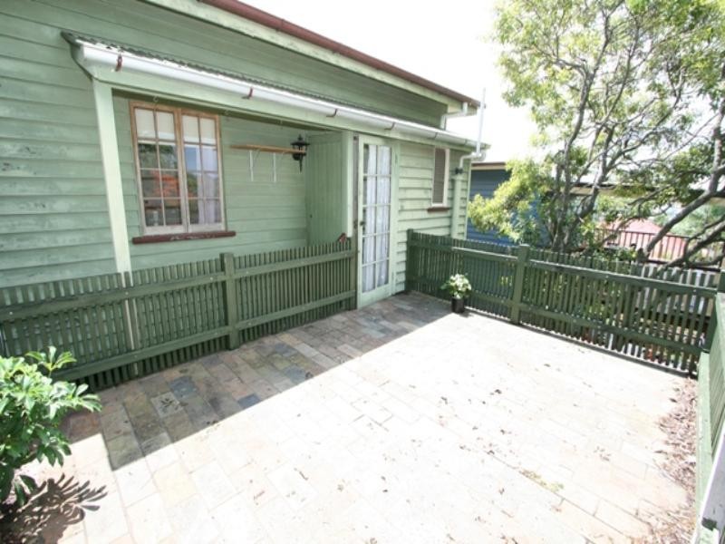 25 Coventry, Hawthorne QLD 4171