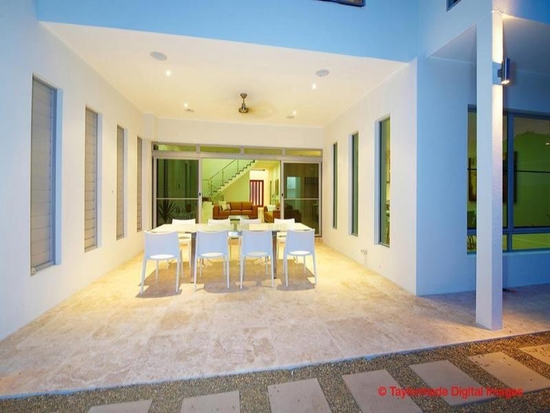 63 Barton Road, Hawthorne QLD 4171