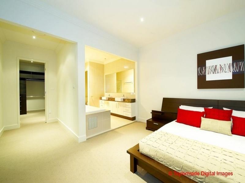 63 Barton Road, Hawthorne QLD 4171